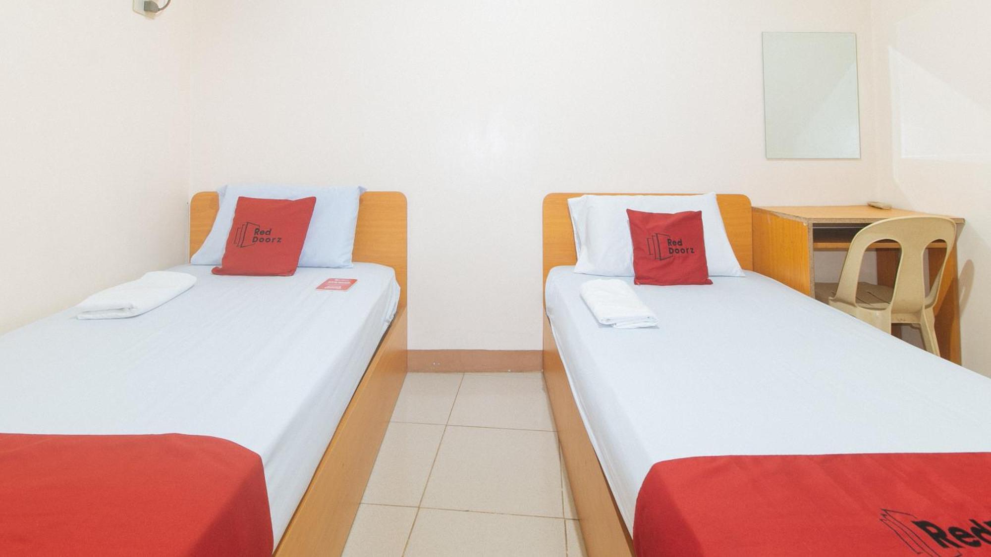 Reddoorz @ Asiana Pension Inn Mandawe Εξωτερικό φωτογραφία