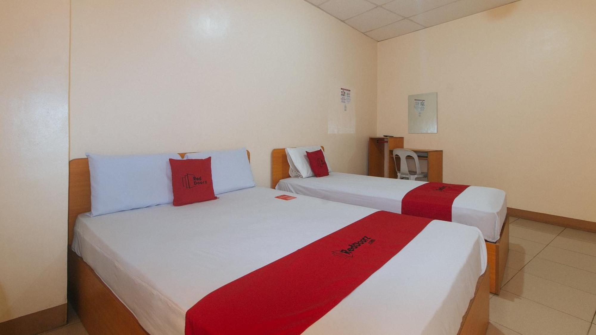Reddoorz @ Asiana Pension Inn Mandawe Εξωτερικό φωτογραφία