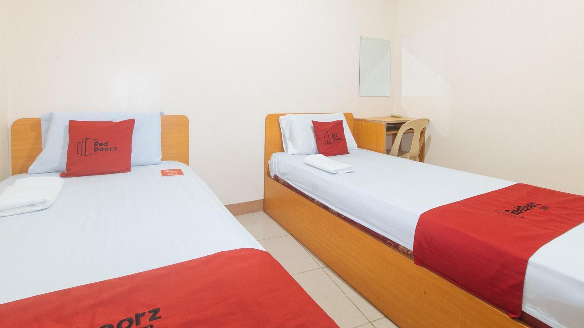 Reddoorz @ Asiana Pension Inn Mandawe Εξωτερικό φωτογραφία